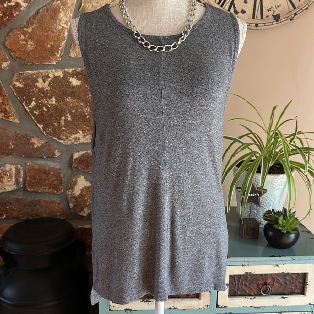 WOMEN’S Saks Fifth Avenue Gray Tank Top Size Medium